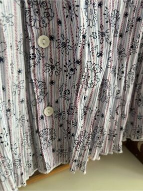 Christopher & Banks Floral Stripe Button-Up Shirt Women’s Medium Lavender
